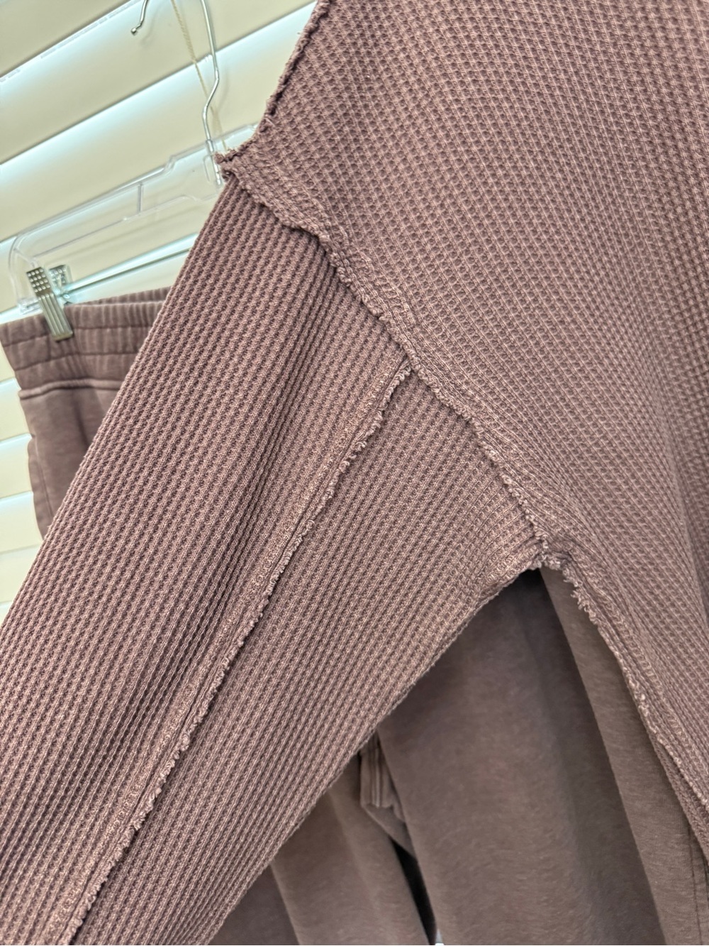 Rae-Mode Amazingly Soft Waffle-Knit Lounge Joggers & Matching Top in Dusty Mauve - Picture 8 of 10